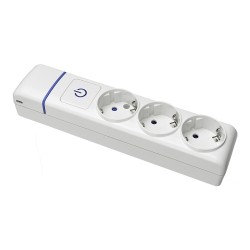 Base múltiple de 3 tomas 2p+t, 16 a 250 v con interruptor luminoso.